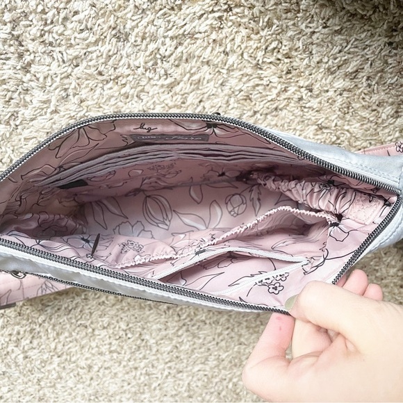 Lug Flare 2 Crossbody Bag Metallic Silver Floral Strap - Picture 7 of 8